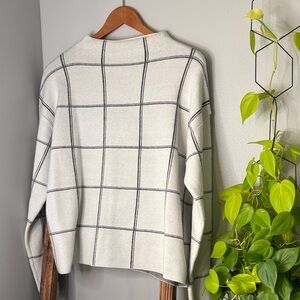 Adrienne Vittadini Cream and Black Plaid Sweater